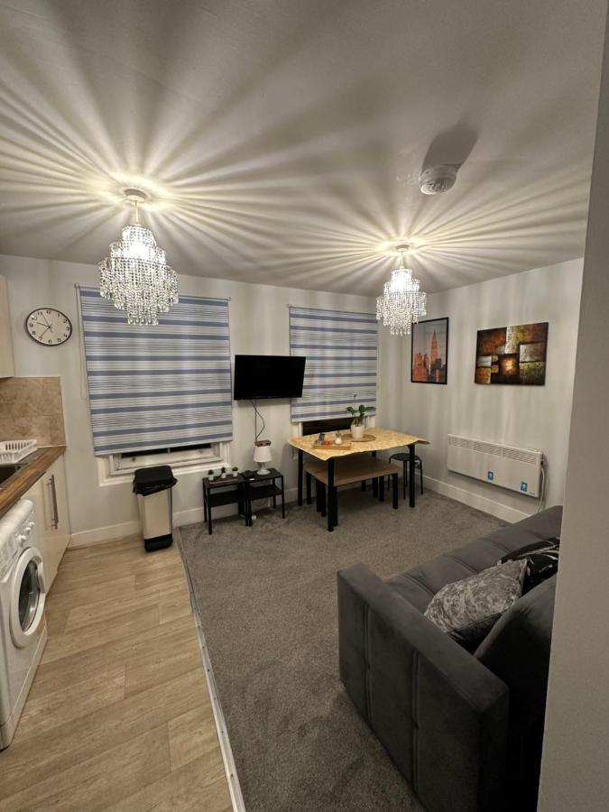 Cosy 2 Bedrooms Apartment ลอนดอน ภายนอก รูปภาพ